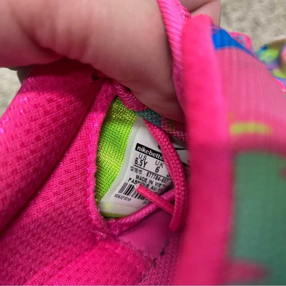 Nike Roshe one print girls 6.5 womens 8 sneakers colorful shoes pink blue green